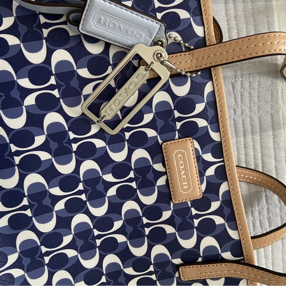 Graphic design tote - Picture 3 of 4